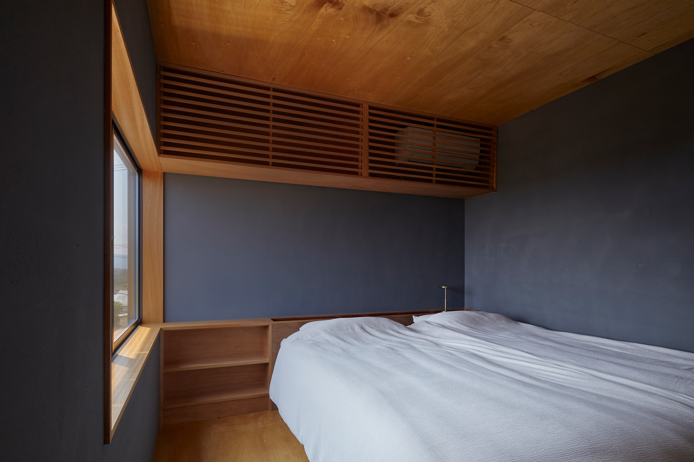 六号邸 | Bedroom やわらかな寝具で疲れをいやす